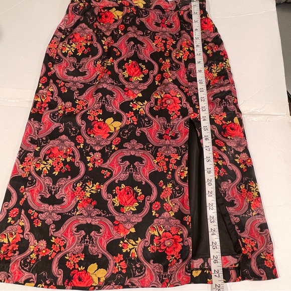 Modcloth Baroque Floral Satin Pencil Skirt M Knee Slit Romantic Dark Academia - Picture 11 of 11